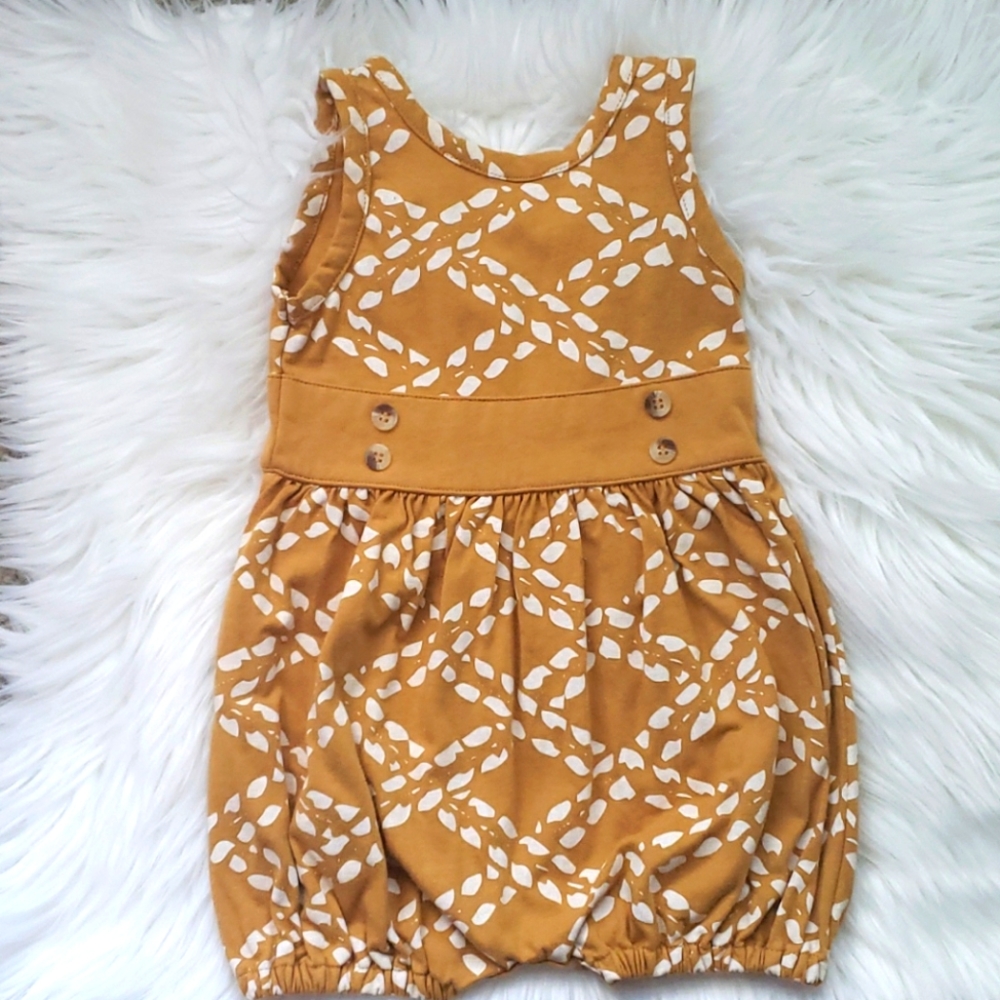 Kate Quinn 6-12 months shortie NWT .